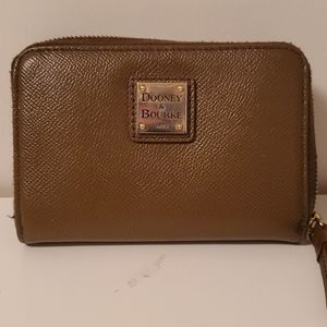 Dooney and Bourke saffiano leather wallet